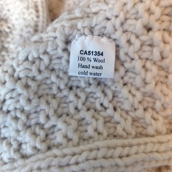 Knit Cardigan Wool Jacket with tie belt, white, Size M - Picture 8 of 12